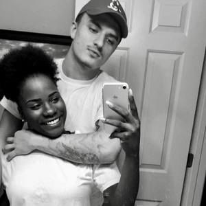 Meet your Posher, Deshantanae